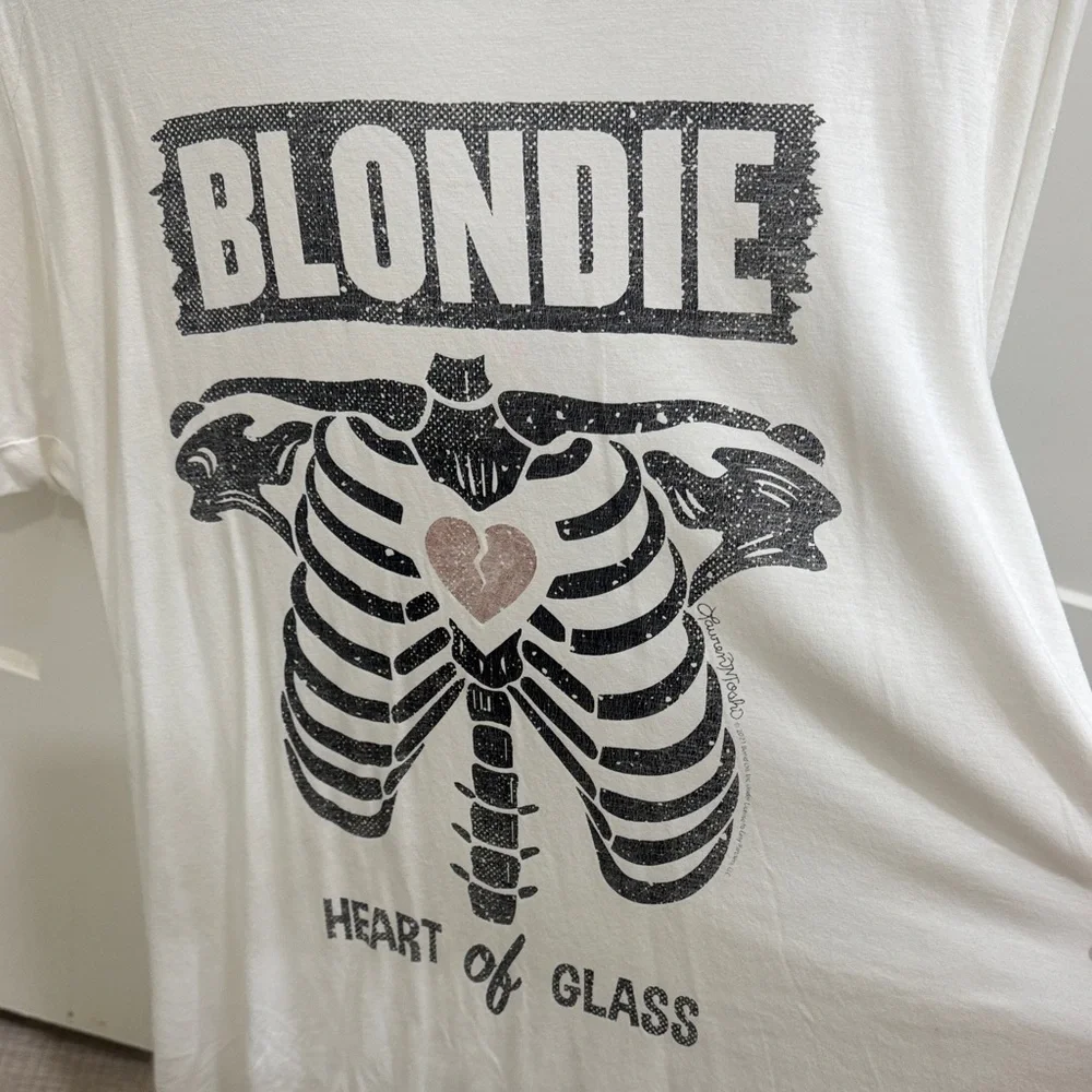Lauren Moshi White Graphic Tee - Picture 2 of 4